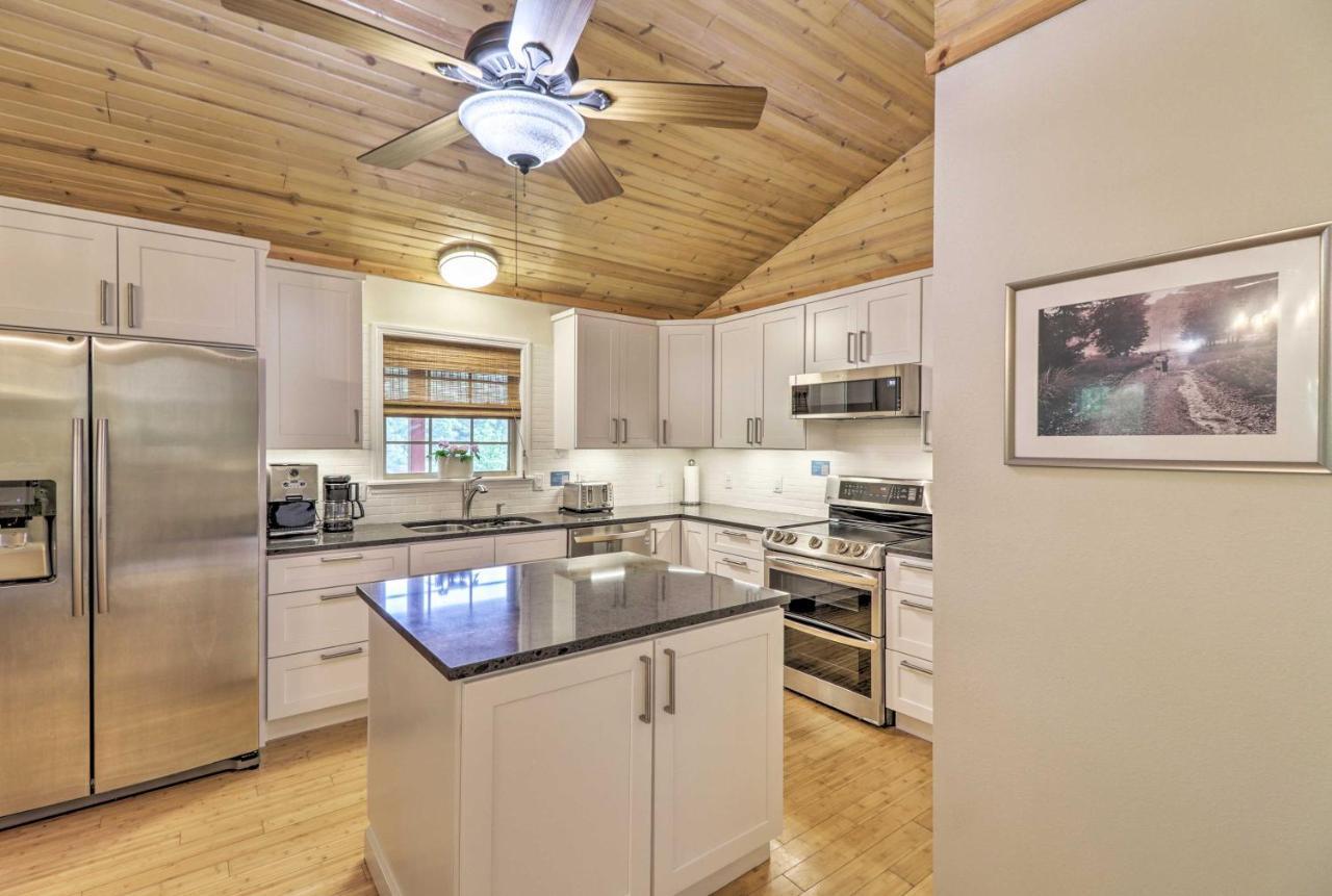 Vila Creekside Hideaway With Fire Pit And Creek Access! Mountain View Exteriér fotografie