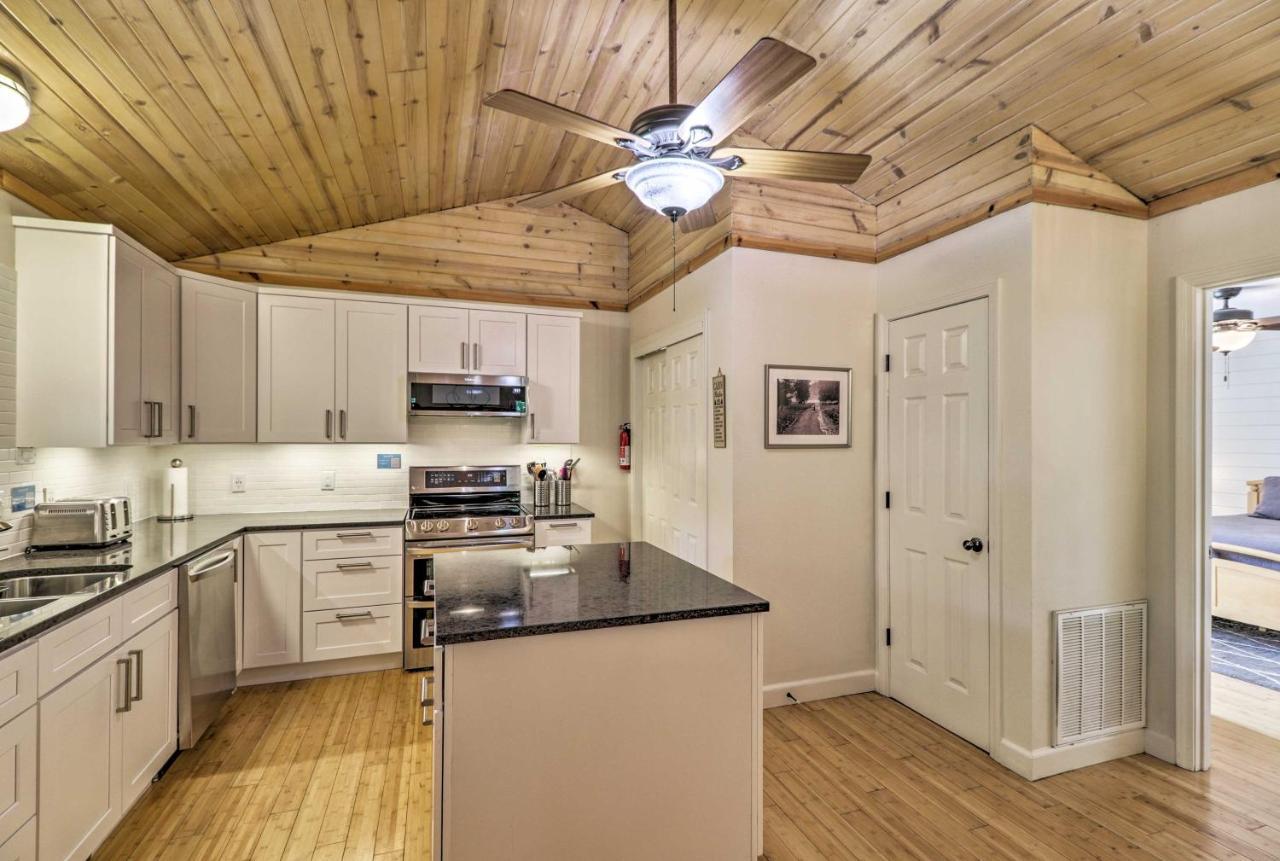 Vila Creekside Hideaway With Fire Pit And Creek Access! Mountain View Exteriér fotografie